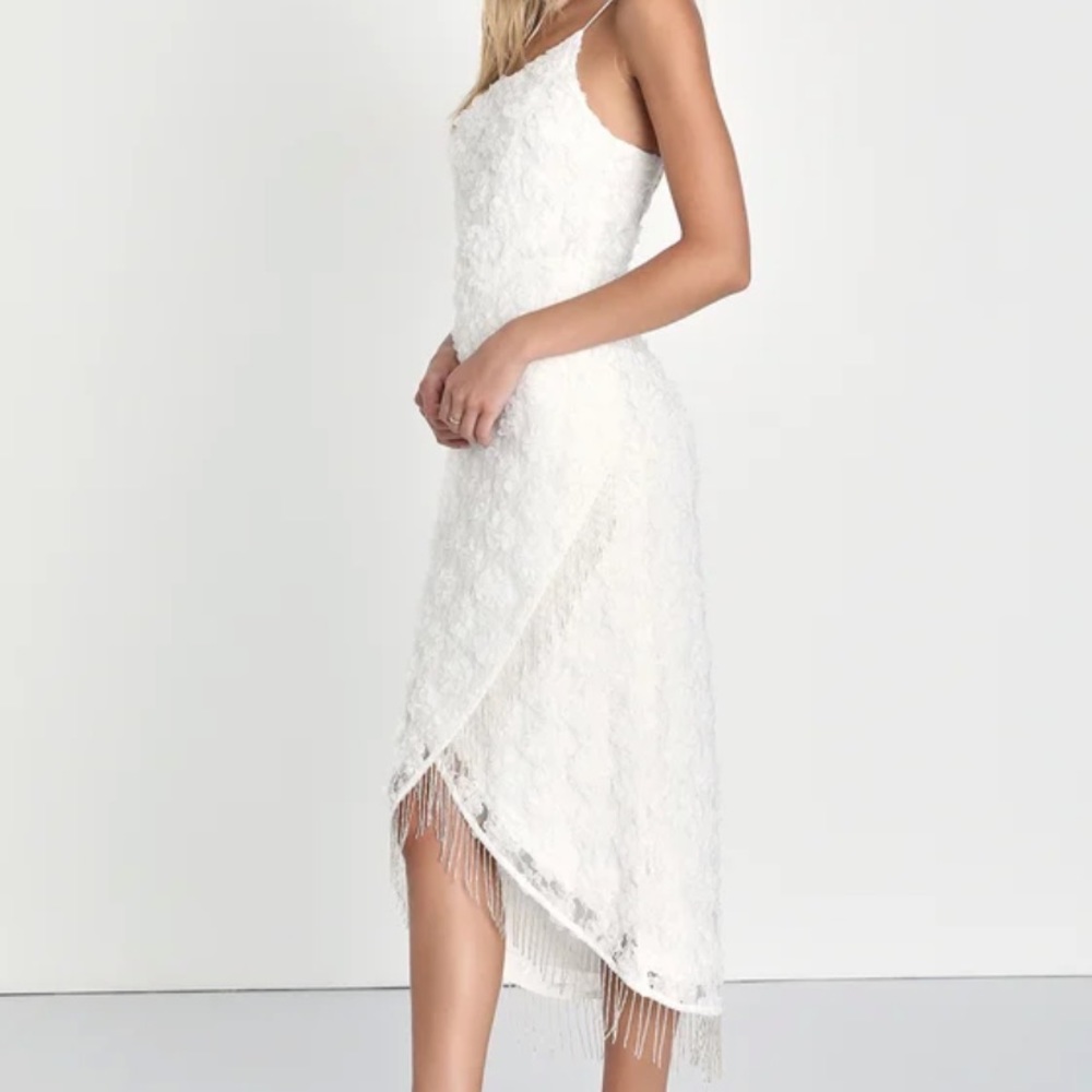 NWT • LULU’S • Stunning Destiny 3D Floral midi dress - Size Medium
